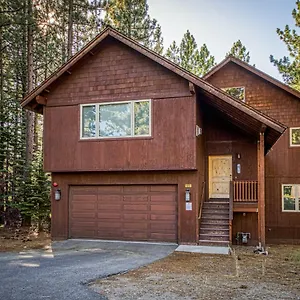 Elegant Pine Holiday home
